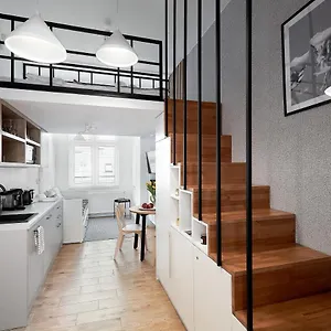 Dluga 18 Premium Z Antresola Poznań